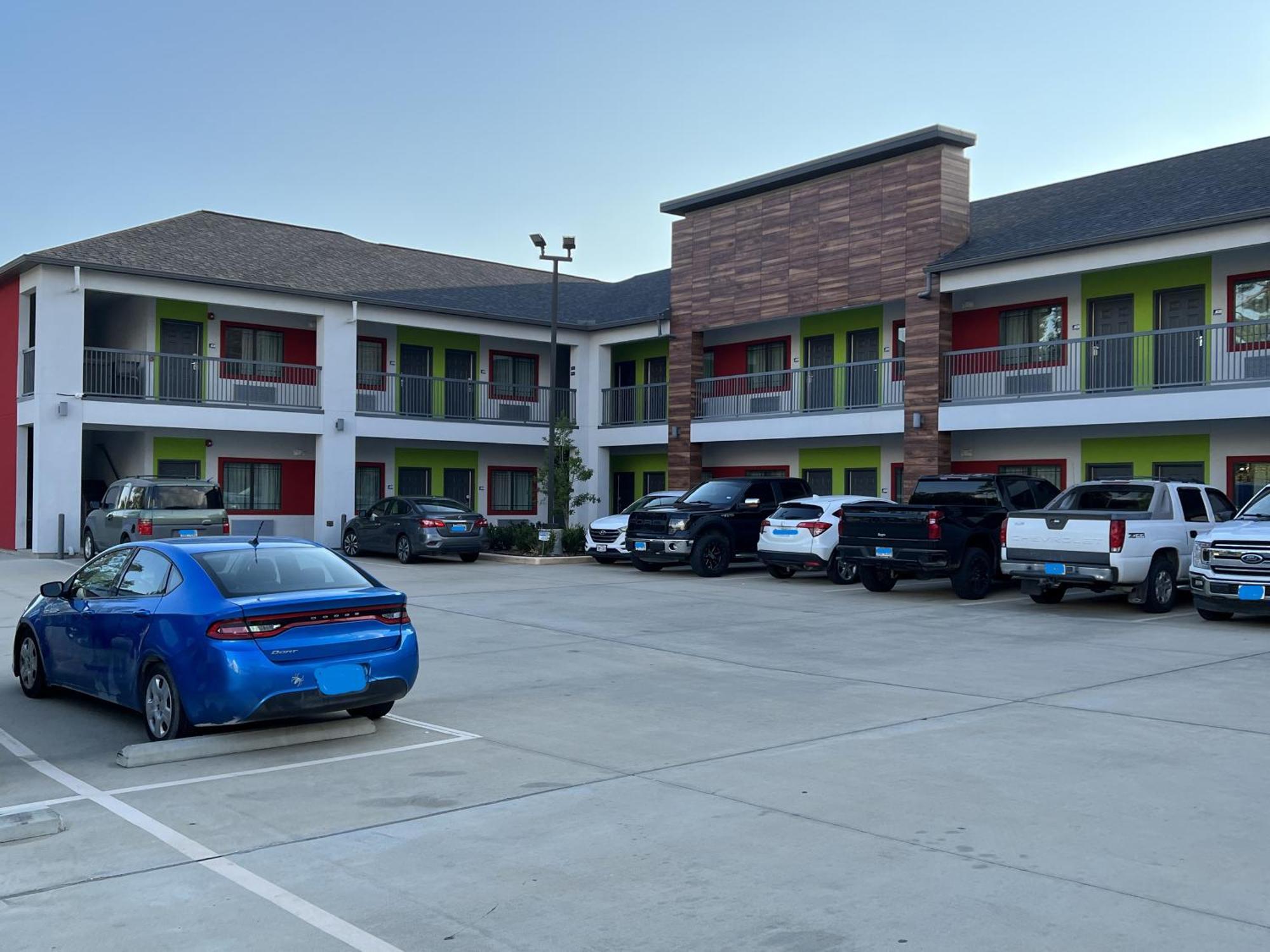 Americas Best Value Inn & Suites Kingwood Iah Airport Humble Exterior foto