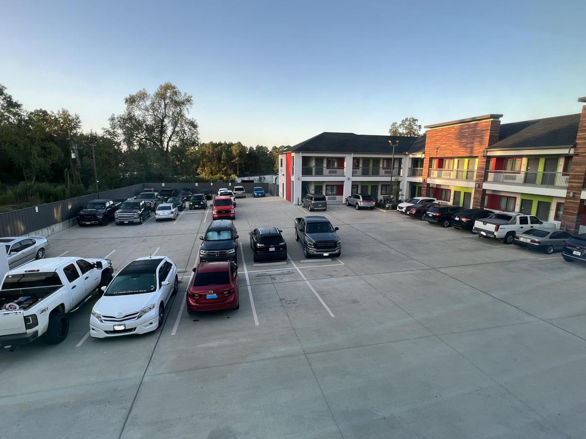 Americas Best Value Inn & Suites Kingwood Iah Airport Humble Exterior foto